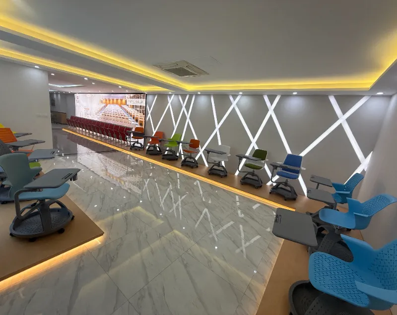 SHOWROOM