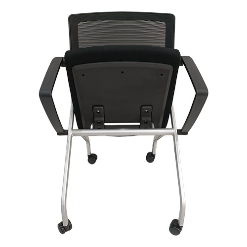 A Training Chair That Maximizes Practicality and Comfort